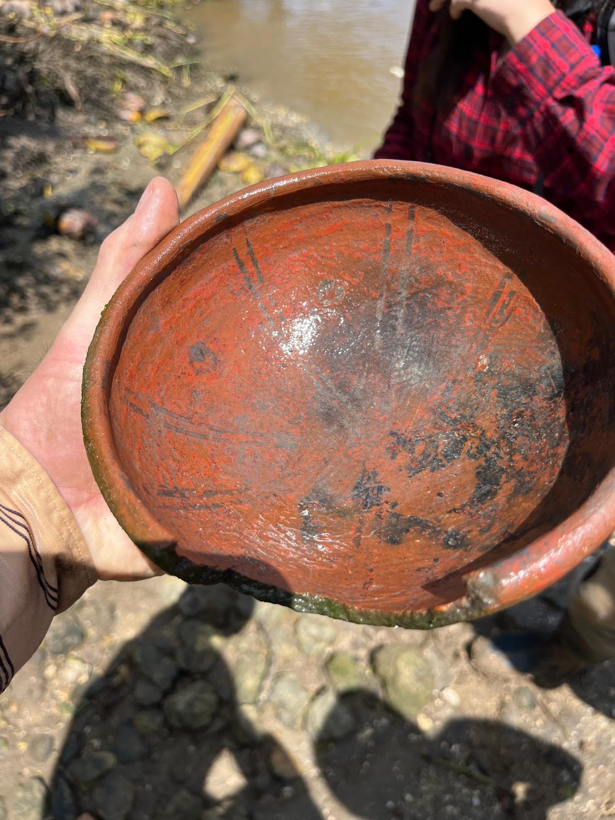 Red-slipped ceramic bowl